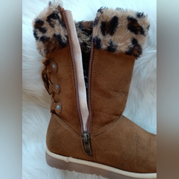 Faux Fur Girl's Boot, Size 12M Adorbs - Picture 7 of 8